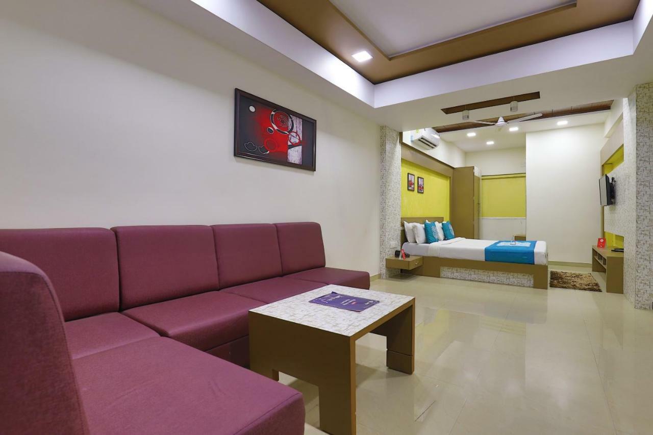 Oyo 9238 Hotel Meet Palace Naroda Zewnętrze zdjęcie