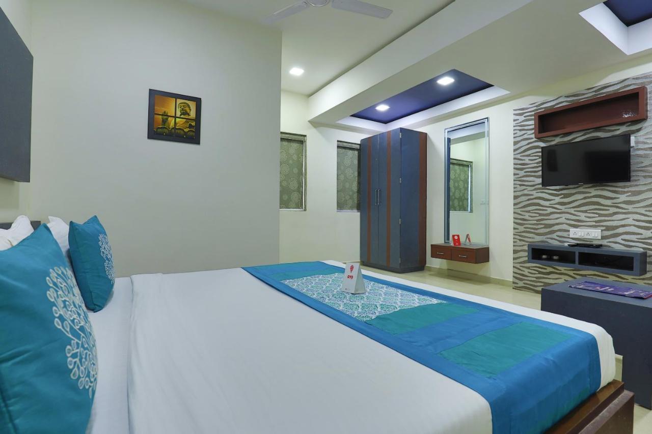 Oyo 9238 Hotel Meet Palace Naroda Zewnętrze zdjęcie