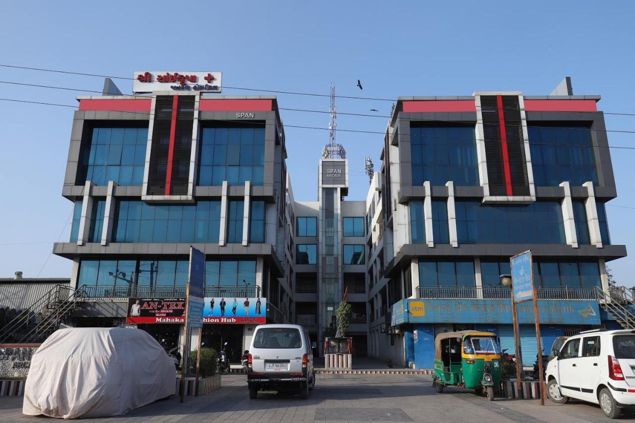 Oyo 9238 Hotel Meet Palace Naroda Zewnętrze zdjęcie