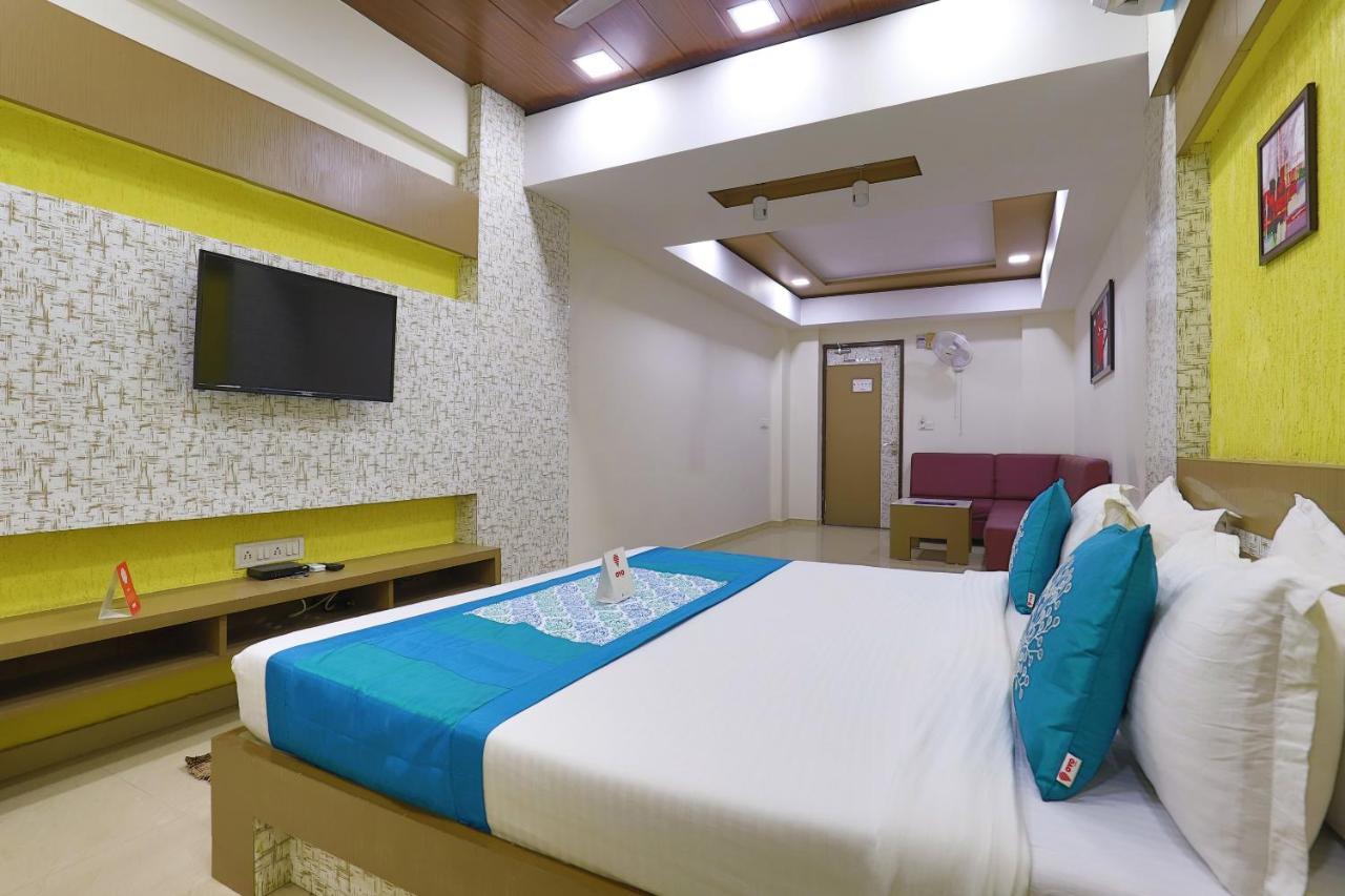 Oyo 9238 Hotel Meet Palace Naroda Zewnętrze zdjęcie
