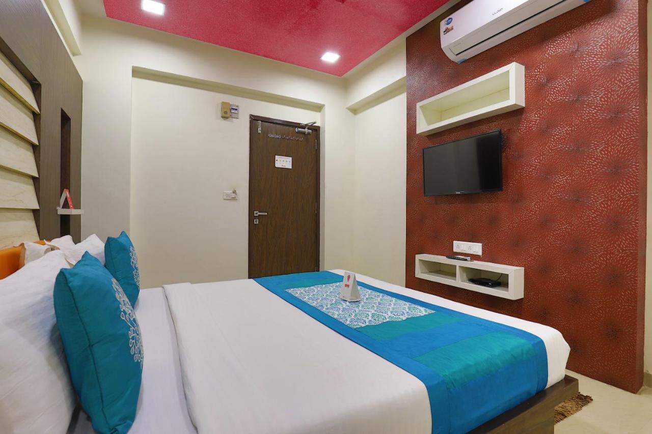 Oyo 9238 Hotel Meet Palace Naroda Zewnętrze zdjęcie